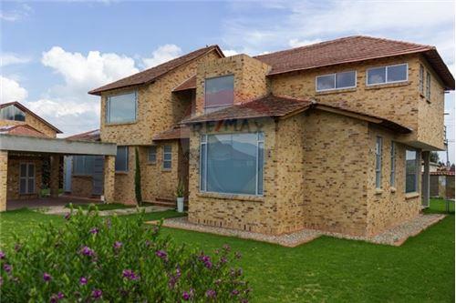 Splendid Family House - Casa Elegante en Cajica